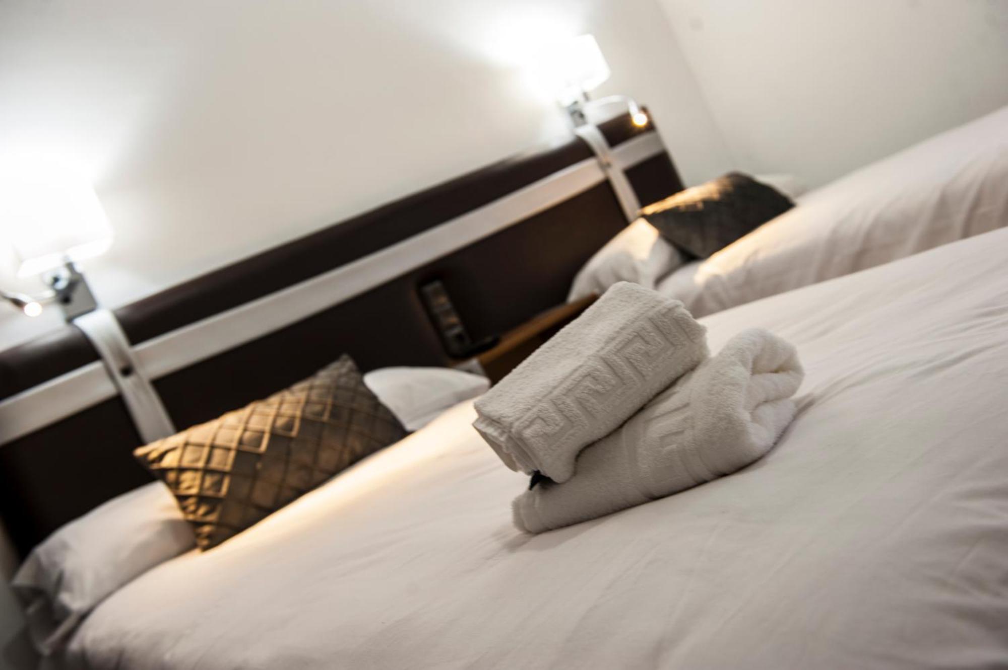 Hostal Las Palomas Lucena Ngoại thất bức ảnh