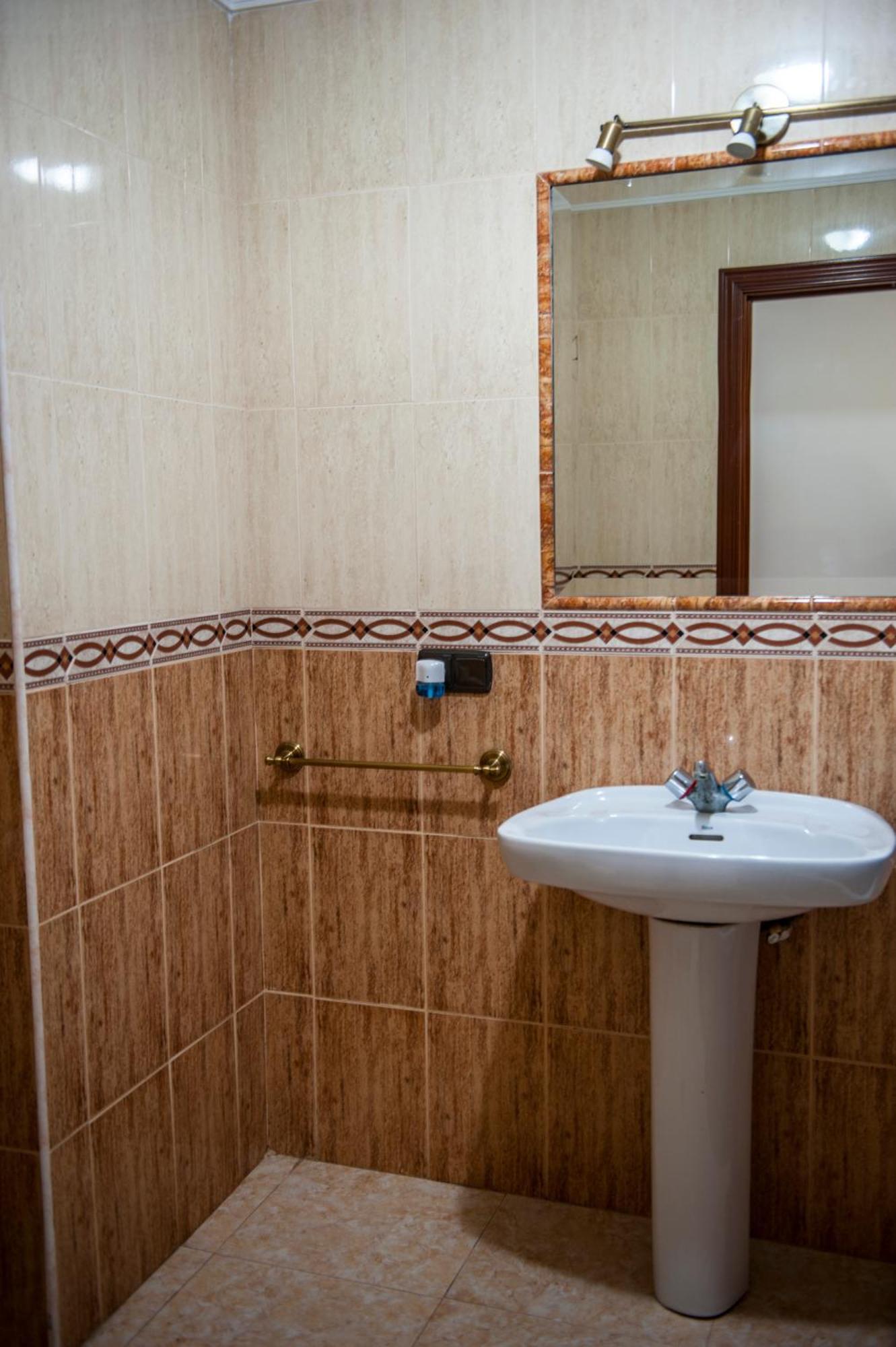 Hostal Las Palomas Lucena Ngoại thất bức ảnh