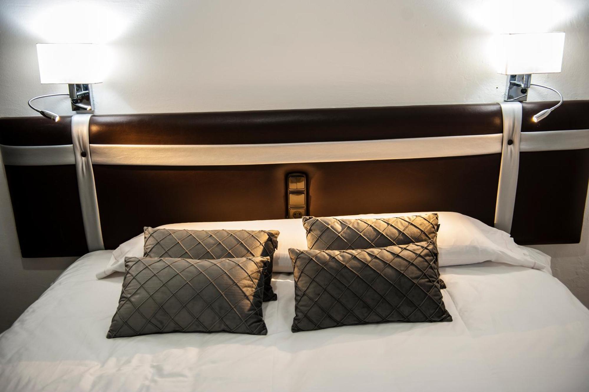Hostal Las Palomas Lucena Ngoại thất bức ảnh
