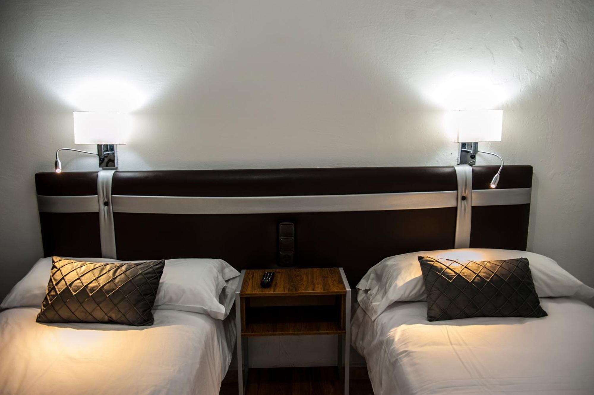 Hostal Las Palomas Lucena Ngoại thất bức ảnh