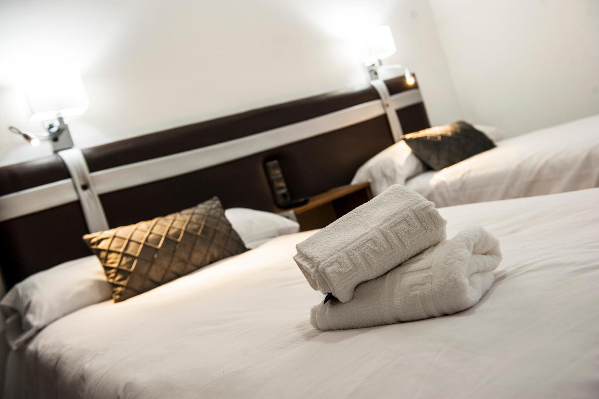 Hostal Las Palomas Lucena Ngoại thất bức ảnh